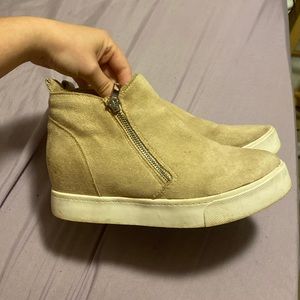 Soda wedge shoes